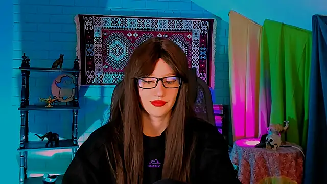 AliceWelch  online show from October 17, 8:17 am
