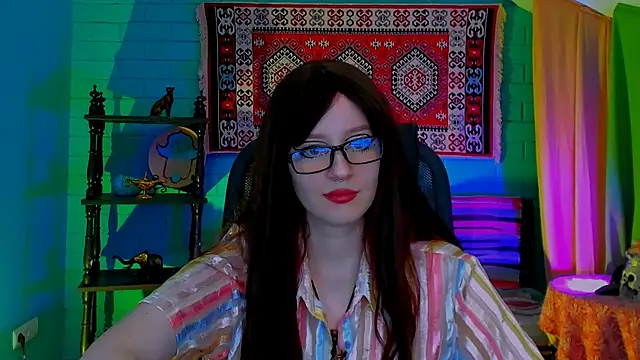 AliceWelch  online show from October 12, 9:33 am