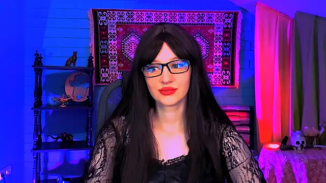 AliceWelch  online show from October 8, 8:07 am