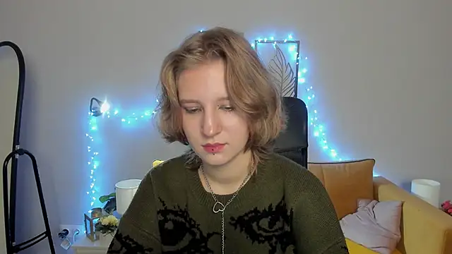 Snapshot of Hailey_Foxy chatting on October 1, 8:52 am Hailey Foxy online show from October 1, 8:52 am