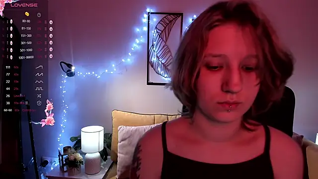 Snapshot of Hailey_Foxy chatting on October 16, 9:34 am Hailey Foxy online show from October 16, 9:34 am