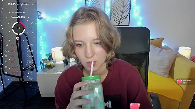 Snapshot of Hailey_Foxy chatting on September 27, 9:16 am Hailey Foxy online show from September 27, 9:16 am