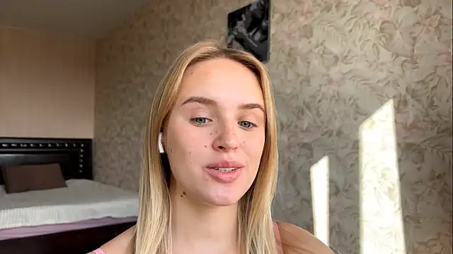 Snapshot of ElisabetLorney chatting on September 26, 8:34 am ElisabetLorney online show from September 26, 8:34 am