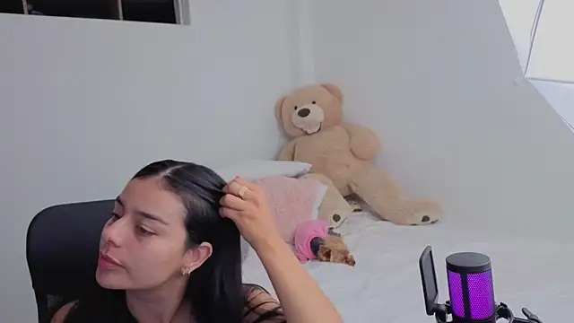 valerihouse online show from December 14, 12:49 am