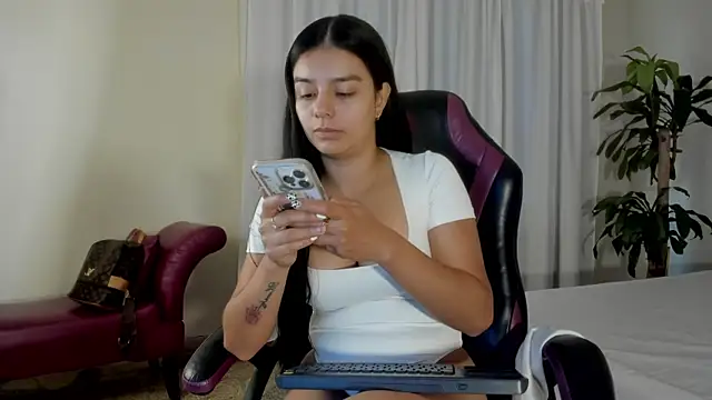 valerihouse online show from November 29, 5:50 pm