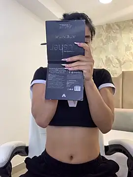 Scarlett 12 online show from April 18, 9:12 am