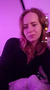 LyraHotty online show from March 12, 7:05 pm