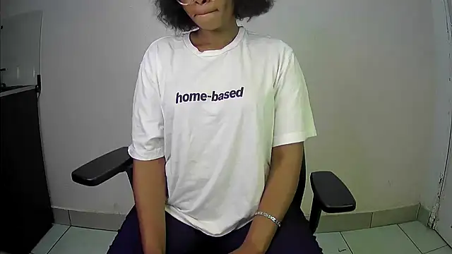Snapshot of GingerGlow94 chatting on September 13, 4:48 pm GingerGlow94 online show from September 13, 4:48 pm