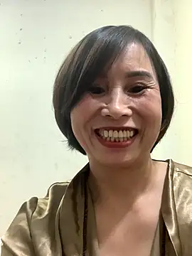 Hello Linchii online show from September 18, 7:01 pm