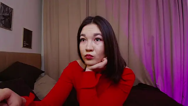 Halle Berrry online show from January 17, 2:02 pm