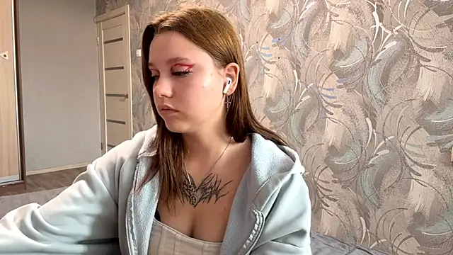 LeonorLovLu online show from September 22, 10:35 am