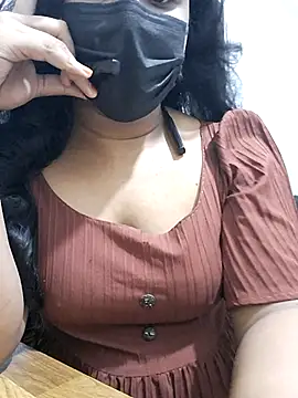 Snapshot of BeautyGirl_sara chatting on October 4, 5:17 pm BeautyGirl sara online show from October 4, 5:17 pm