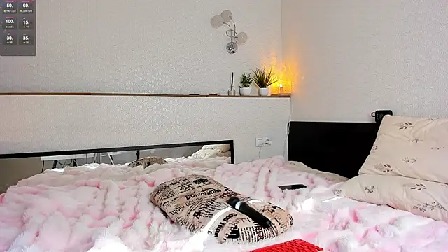 charlottacardi online show from September 19, 2:43 am