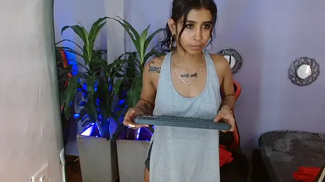 Snapshot of ivy_scorpio chatting on October 15, 5:43 am ivy scorpio online show from October 15, 5:43 am
