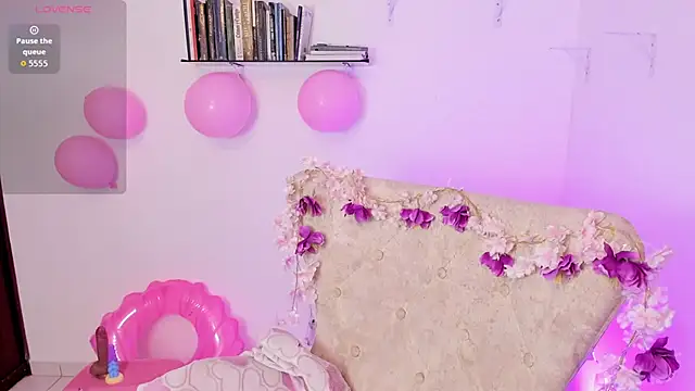 lily evays 69 online show from December 3, 9:28 pm