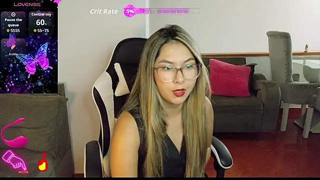 Snapshot of Sweetyummix chatting on October 14, 4:26 am Sweetyummix online show from October 14, 4:26 am