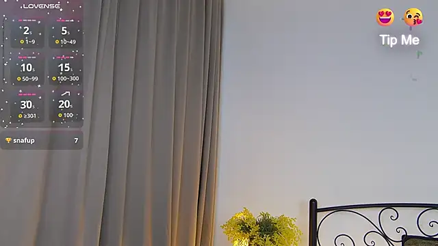 KikiBlis online show from November 27, 9:39 pm