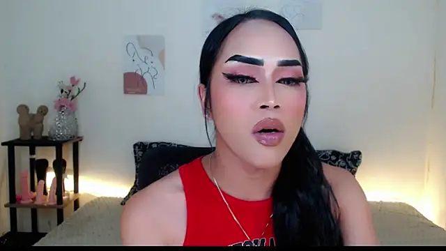 Snapshot of Lessandra_Lust chatting on October 11, 4:39 am Lessandra Lust online show from October 11, 4:39 am