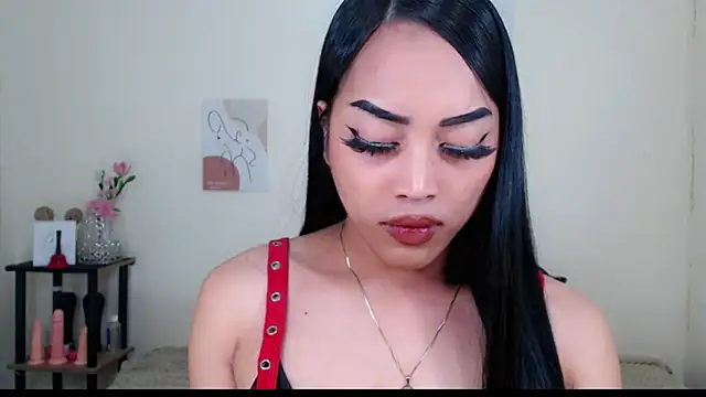 Snapshot of Lessandra_Lust chatting on October 27, 8:32 am Lessandra Lust online show from October 27, 8:32 am