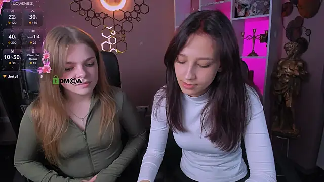 Snapshot of veronica_bubble chatting on October 8, 7:51 pm veronica bubble online show from October 8, 7:51 pm