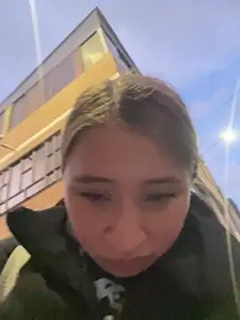 mia skys online show from February 25, 10:58 am