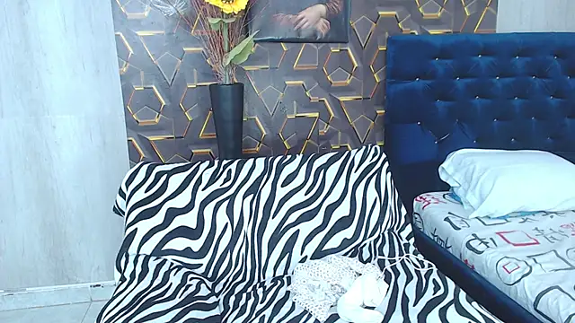 Snapshot of honeymoon_12 chatting on October 6, 4:29 am honeymoon 12 online show from October 6, 4:29 am