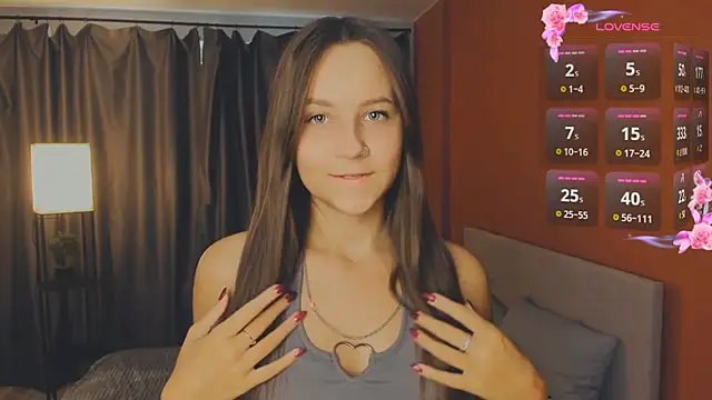 Snapshot of day_may chatting on October 18, 1:25 pm day may online show from October 18, 1:25 pm