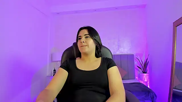 Snapshot of kendall_roous chatting on October 10, 9:31 pm kendall roous online show from October 10, 9:31 pm
