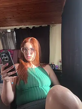 CoraVibes online show from October 22, 11:59 am