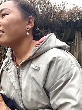 bany-xx online show from December 5, 4:01 am