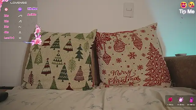 Roxybeautyy online show from March 16, 9:24 am