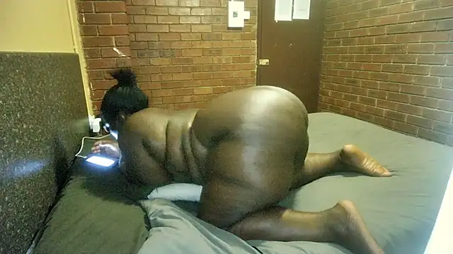 ASSQUEEN37Xx online show from October 27, 5:52 pm