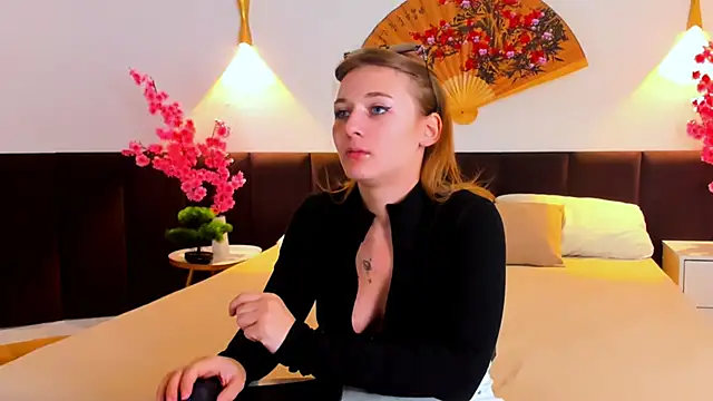 Snapshot of KimberlyPierceLove chatting on September 25, 7:01 pm KimberlyPierceLove online show from September 25, 7:01 pm