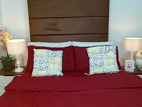 Snapshot of BlaireWilzon chatting on September 20, 8:01 am BlaireWilzon online show from September 20, 8:01 am
