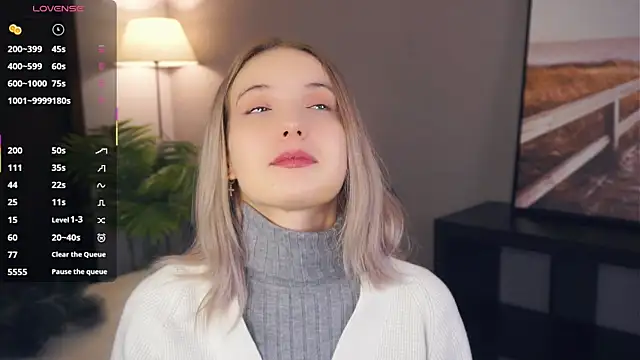 HongTomczak online show from December 21, 7:34 am