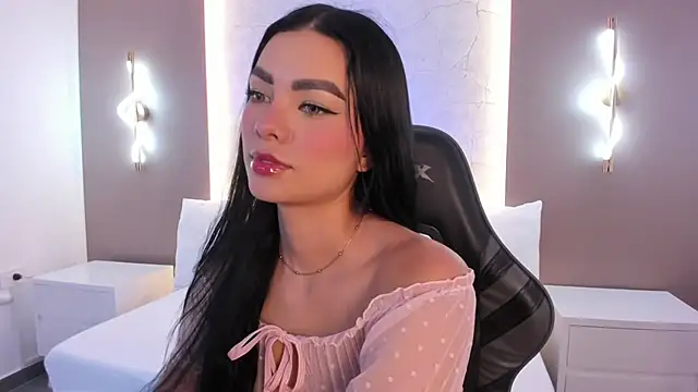 emily tolson online show from December 18, 7:18 pm