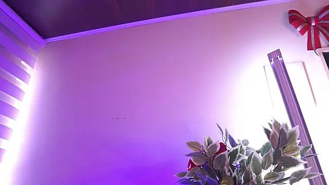  chloe moons  online show from December 14, 8:03 pm