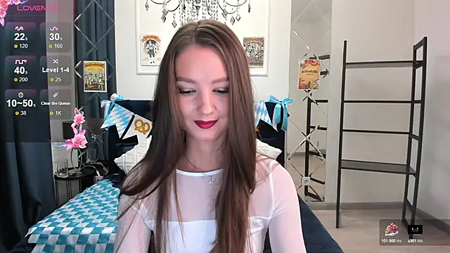 Snapshot of LoraSunnyy chatting on September 22, 8:35 am LoraSunnyy online show from September 22, 8:35 am