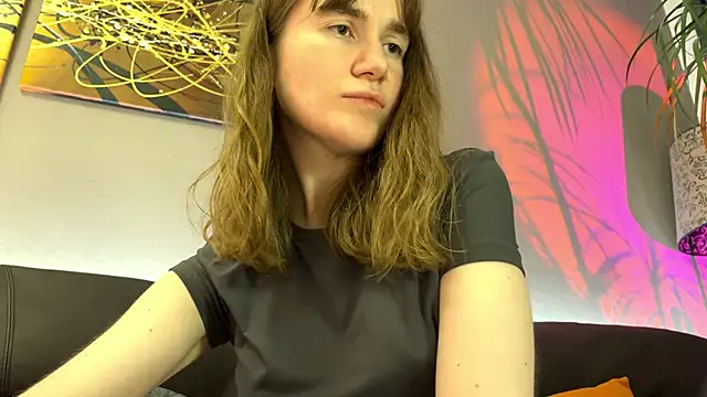 velina   online show from November 16, 7:03 pm