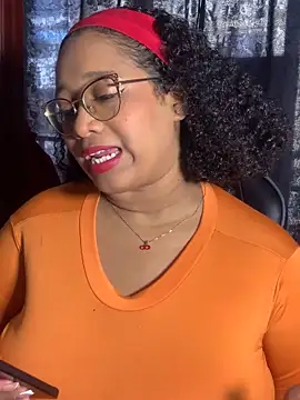 Snapshot of Yera_brown69 chatting on October 6, 8:35 pm Yera brown69 online show from October 6, 8:35 pm