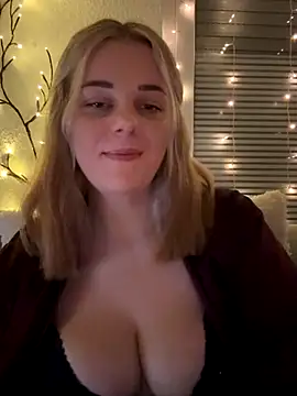 ItsLxsa online show from November 21, 12:01 am