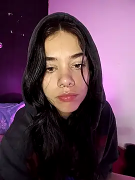 Snapshot of emmii_cute chatting on October 8, 6:07 am emmii cute online show from October 8, 6:07 am