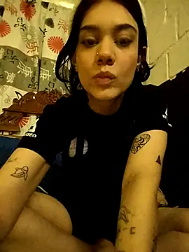 Snapshot of emmii_cute chatting on September 24, 8:41 pm emmii cute online show from September 24, 8:41 pm
