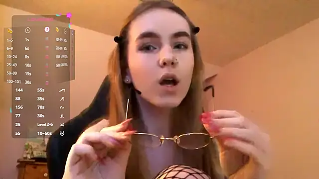 Snapshot of SiIver_Dawn chatting on October 14, 1:14 pm SiIver Dawn online show from October 14, 1:14 pm