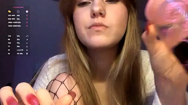Snapshot of SiIver_Dawn chatting on October 5, 2:33 pm SiIver Dawn online show from October 5, 2:33 pm