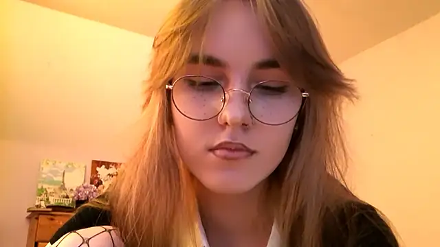 Snapshot of SiIver_Dawn chatting on October 11, 1:36 pm SiIver Dawn online show from October 11, 1:36 pm