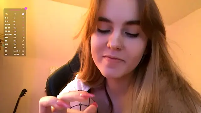 Snapshot of SiIver_Dawn chatting on October 10, 1:27 pm SiIver Dawn online show from October 10, 1:27 pm