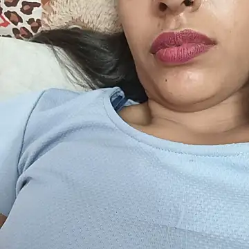 DesiSimran09 online show from October 31, 5:17 pm