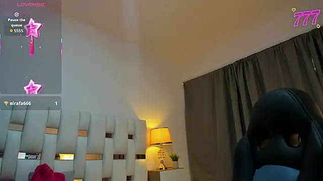 iamCharlotte19 online show from July 28, 7:39 pm
