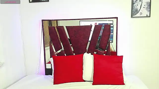 ReginaRosetti online show from October 17, 7:39 pm